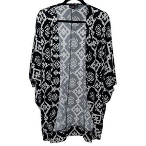 Eye Candy Black White Geometric Print Stretch Knit Open Front Layering Top EUC